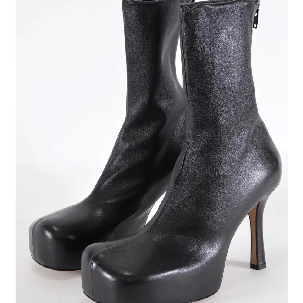 Bottega Veneta Black leather boots 🖤